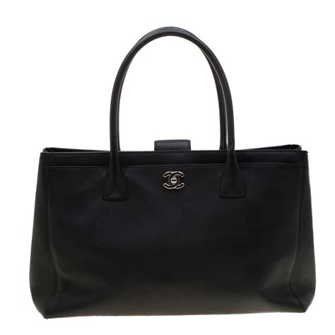 chanel executive tote sizes|chanel large tote bag price.